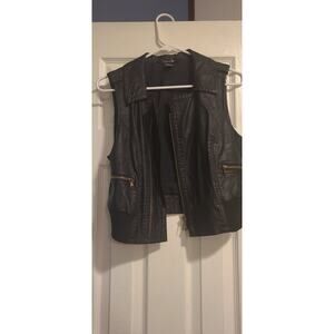 Forever 21 Women's Leather Like Jacket Vest Size Medium Black
